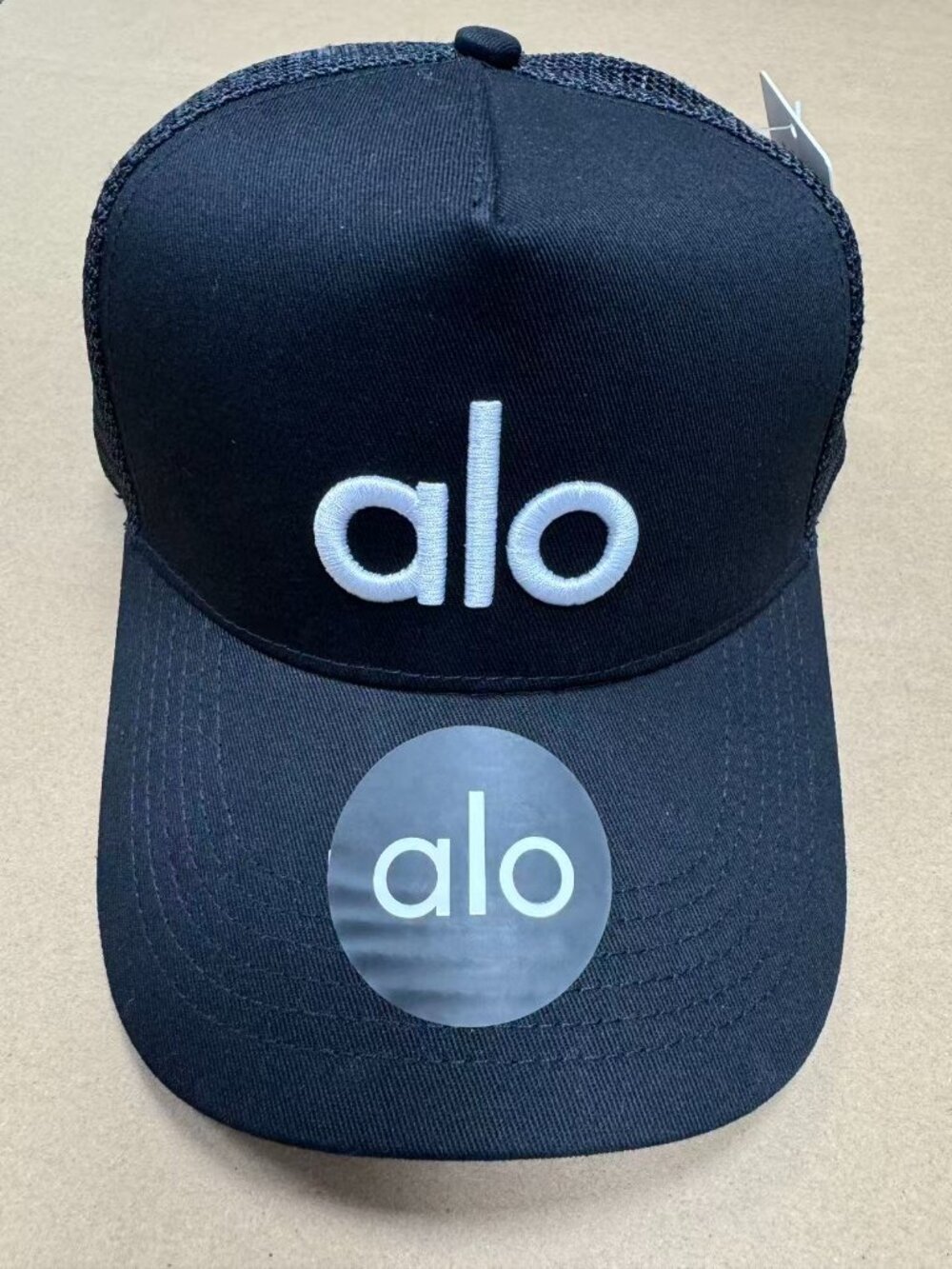 NWT Alo Yoga District Trucker Hat Black White Logo Mesh Cap🤠🧢